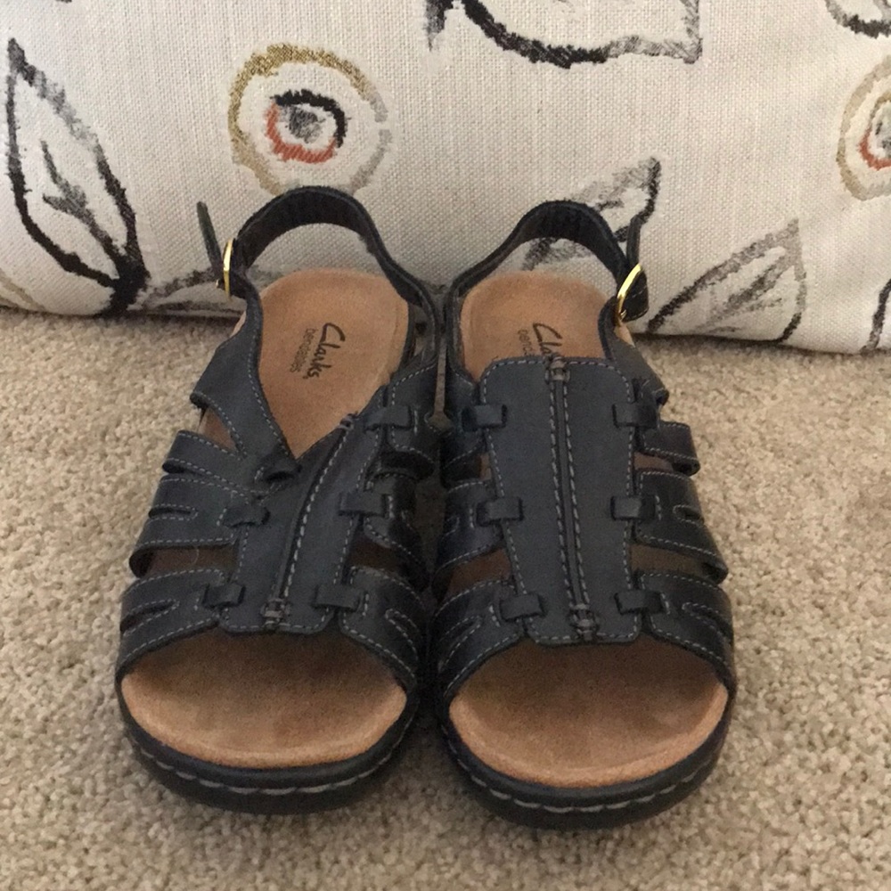Clark’s sandals - Picture 2 of 3